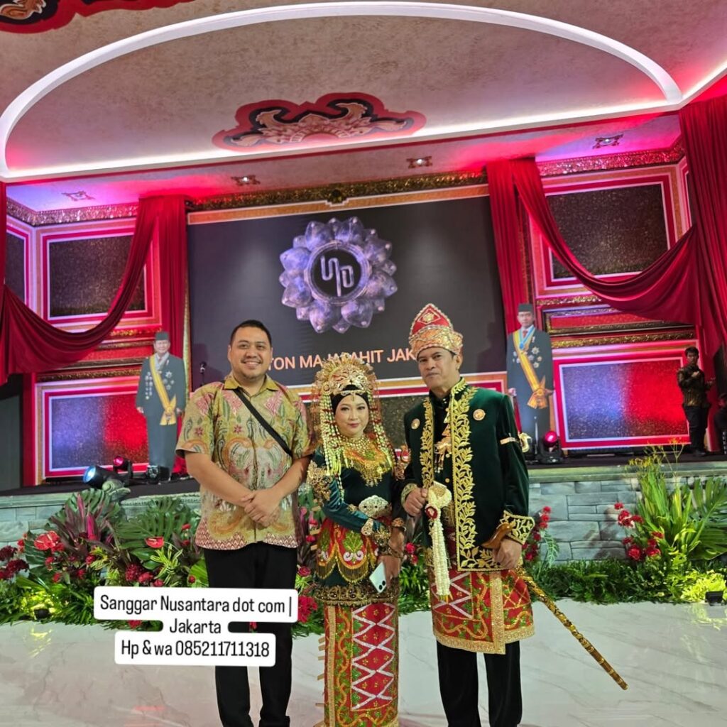 Busana adat Banjar Penobatan Raja Bang Tiar WSanggar Nusantara